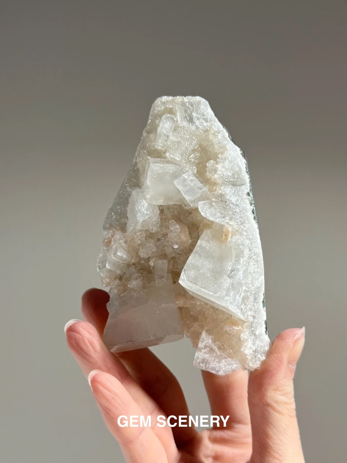 Apophyllite with Heulandite