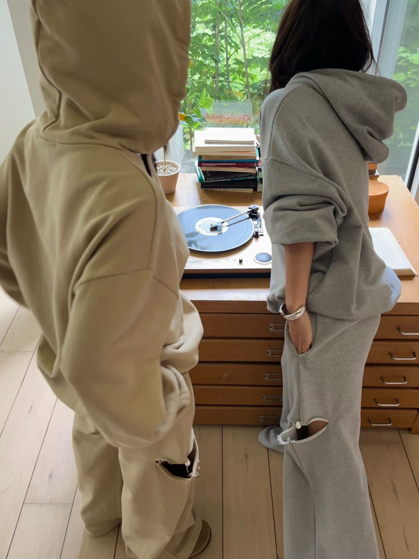 珍珠裝飾連帽衛衣