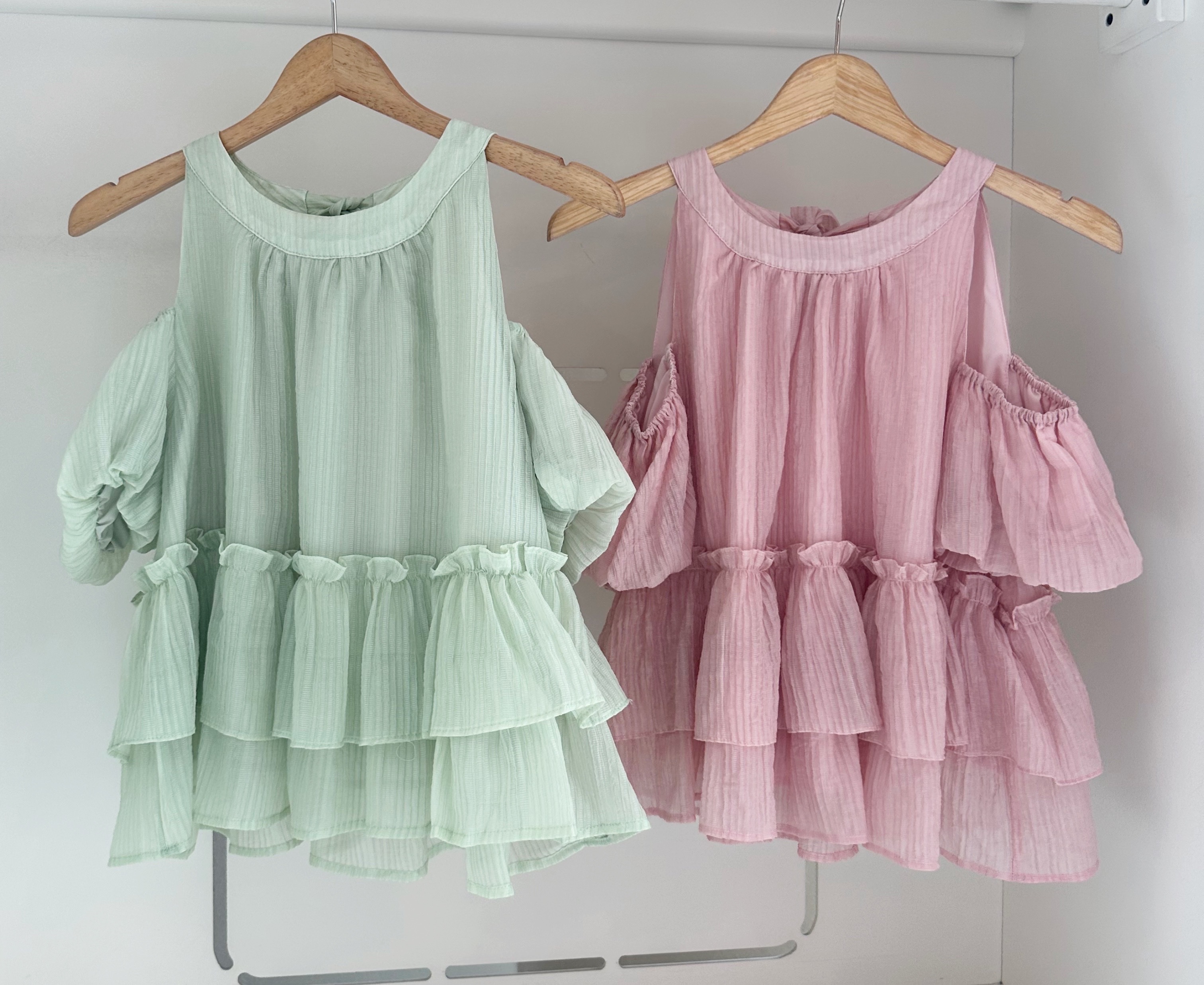 COLD SHOULDER SHEER TIERED BLOUSE