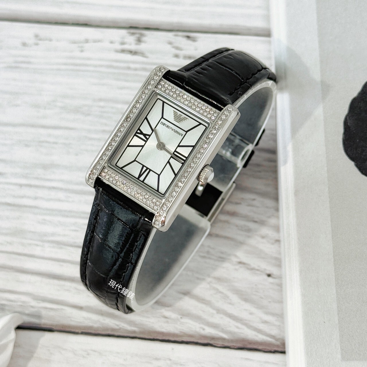 【EMPORIO ARMANI 亞曼尼】 Genni 長方形晶鑽女錶AR11623  21mm 現代鐘錶