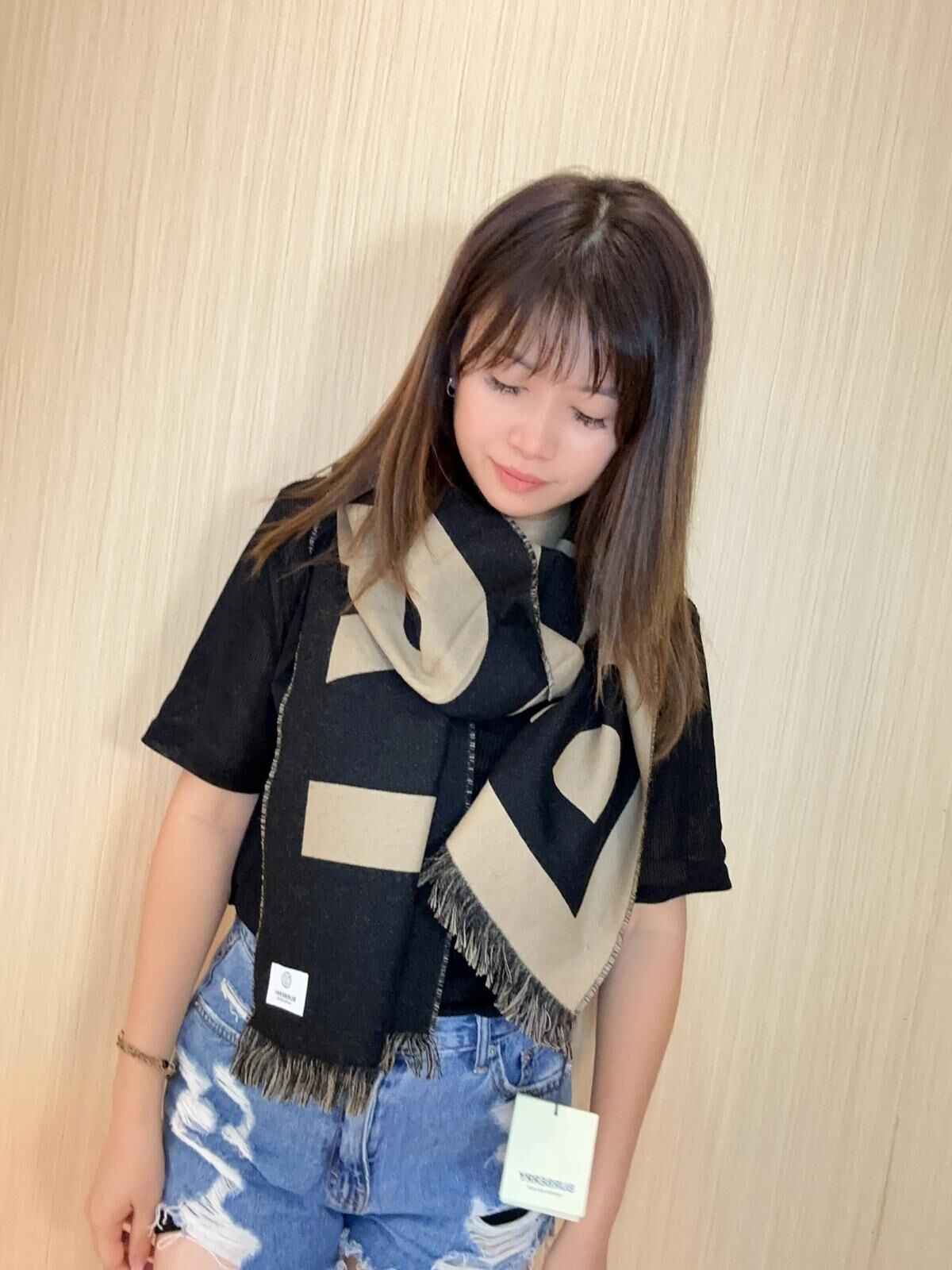 BBR 卡其併黑色 圍巾 Scarf