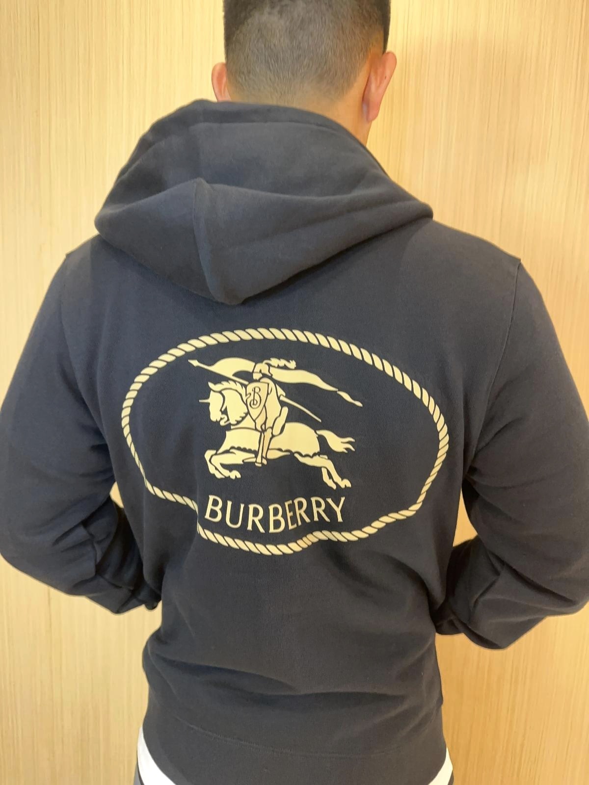 BBR 背後金色戰馬logo 有帽拉鍊外套 男女同款