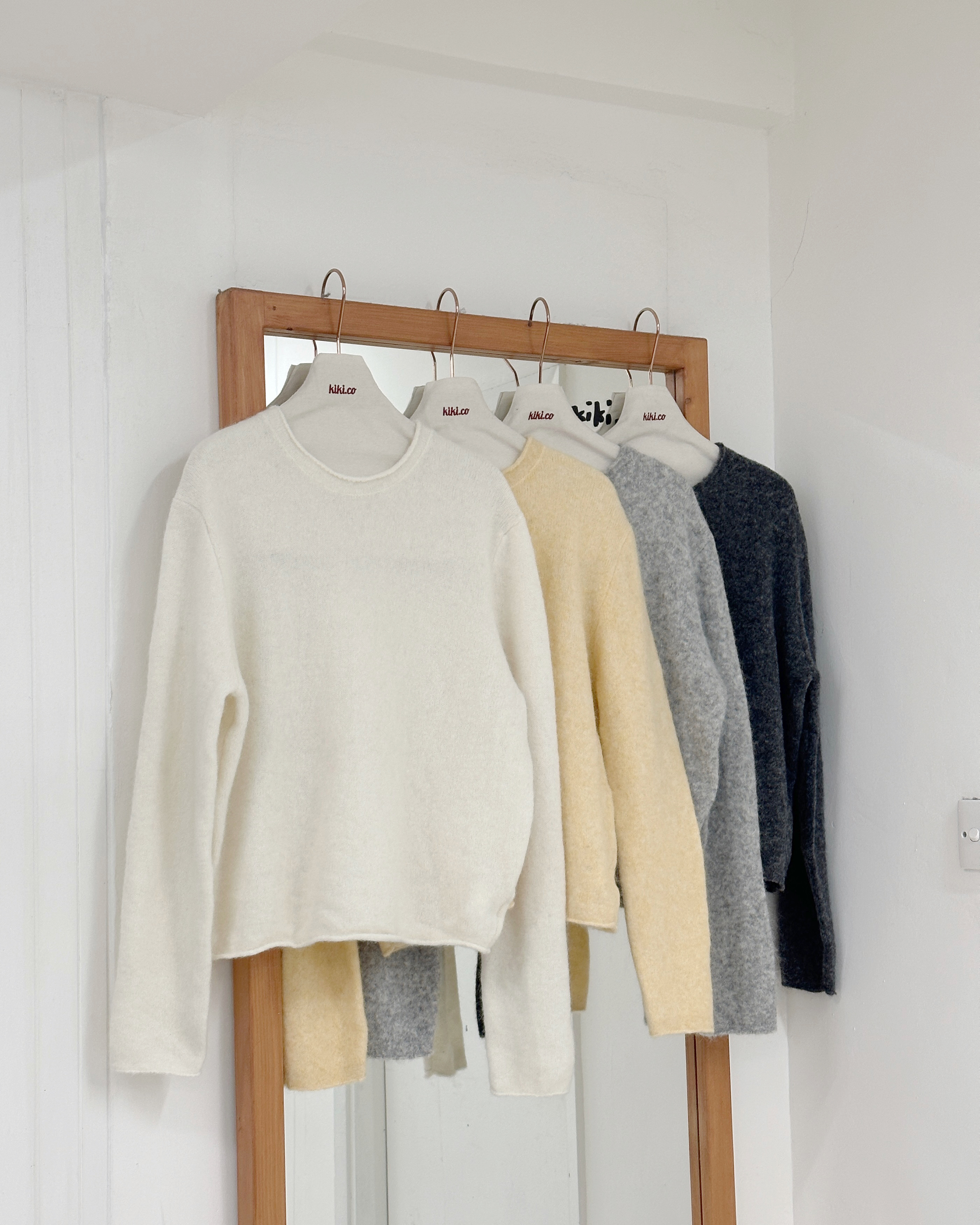 羊毛捲邊素色上衣