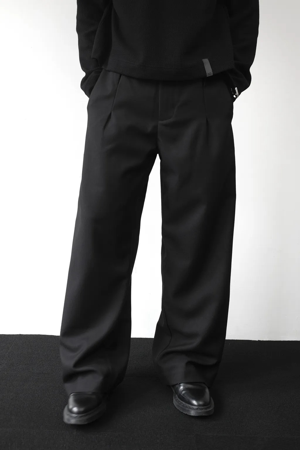 Anonymous Talking｜F25-P08 – Pleated Trousers (Black)