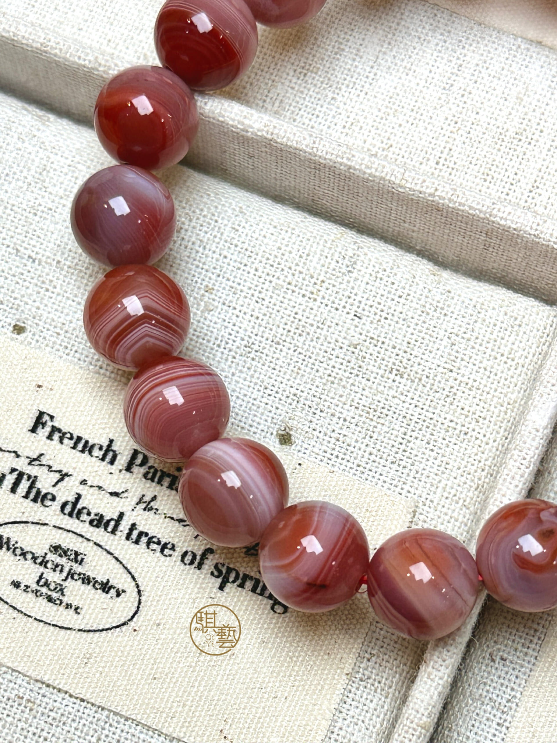 南紅瑪瑙手串｜熱力聚財・穩定自信之石