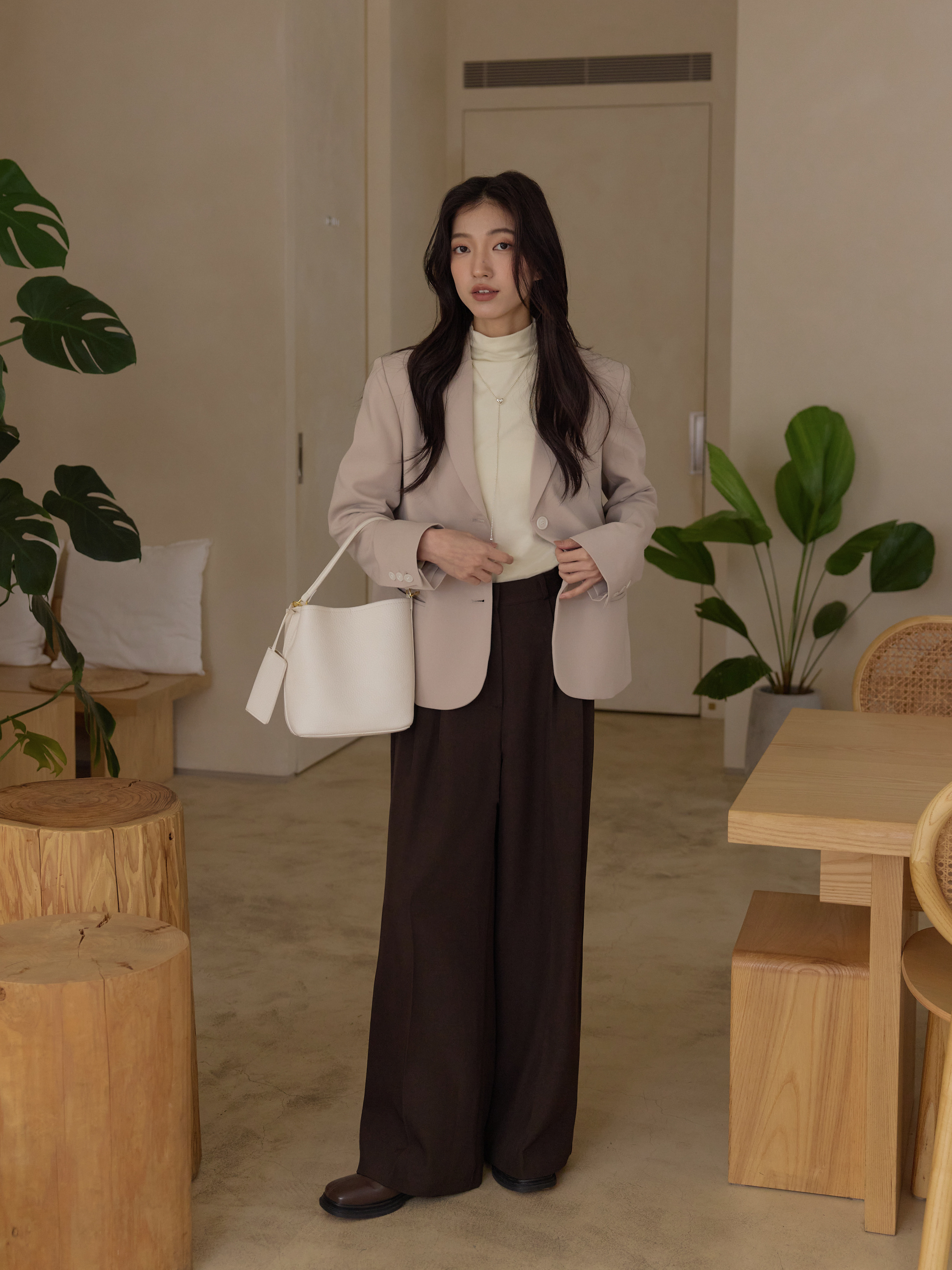 小個友善 氣質挺料排釦西外