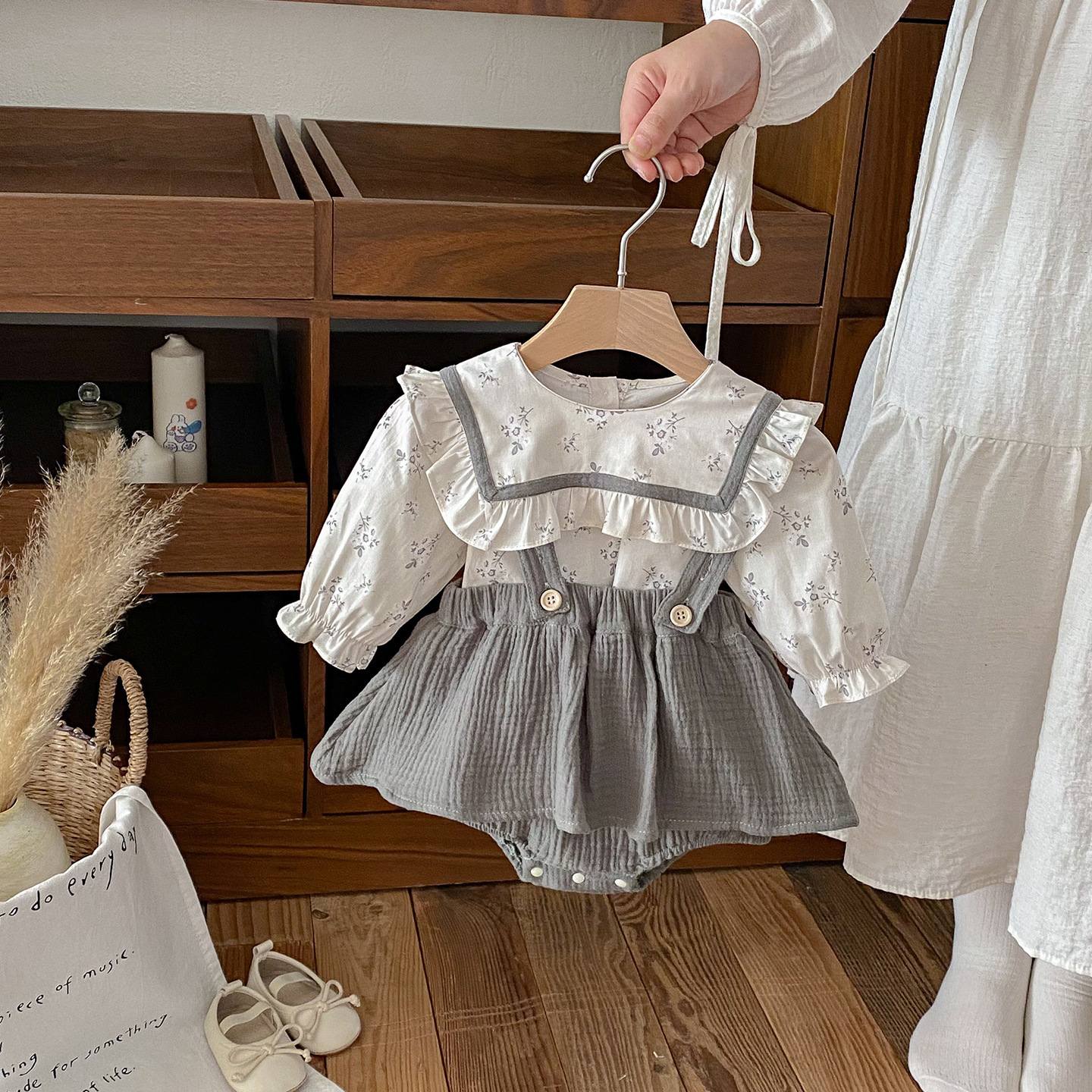 花束方領襯衫吊帶包屁裙套裝(66-90)