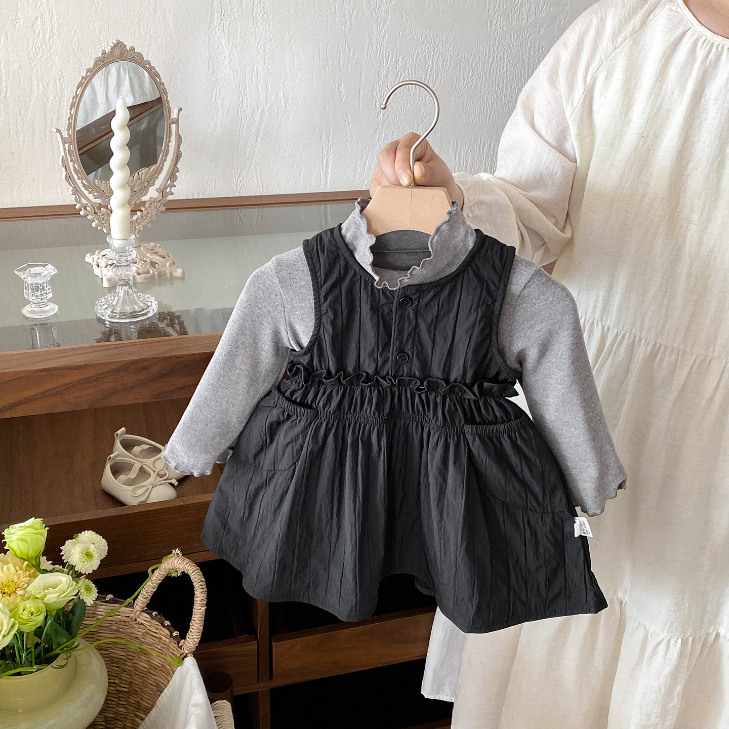 花邊內搭褶皺背心洋裝(73-100)