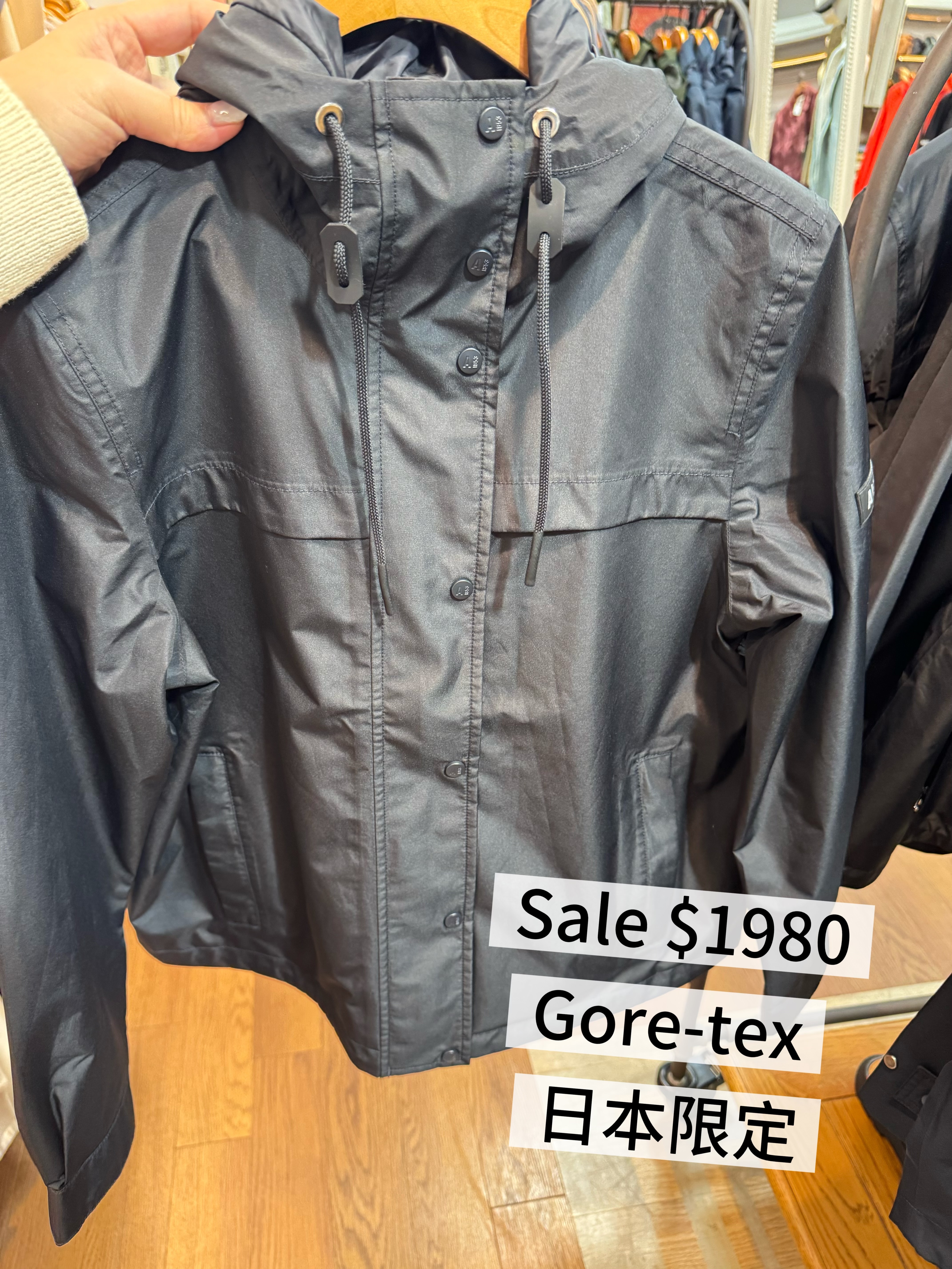 11月日本Outlet現場 Aigle 女裝Gore Tex 短身外套