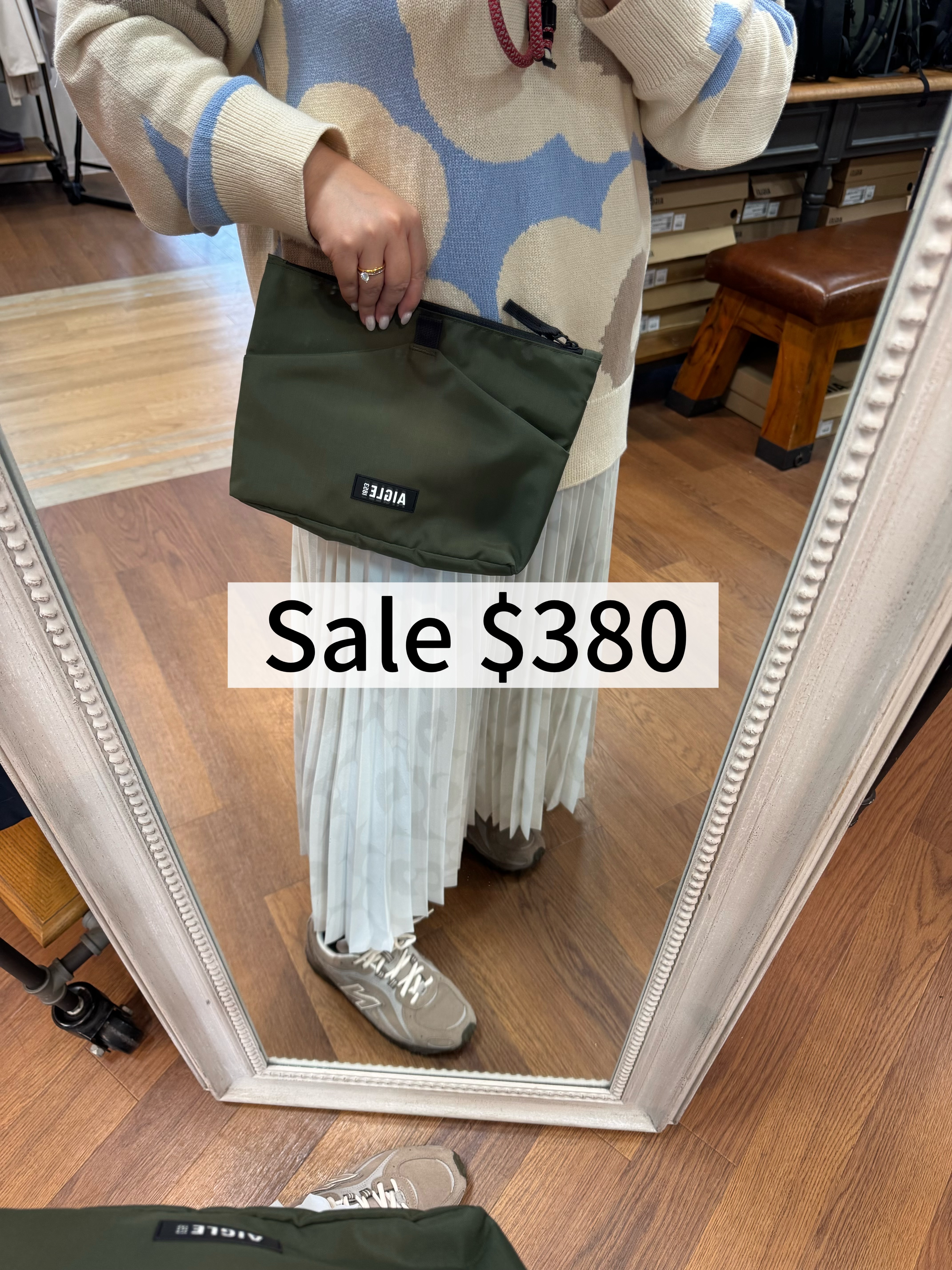 11月日本Outlet現場 AIGLE墨綠色斜孭袋