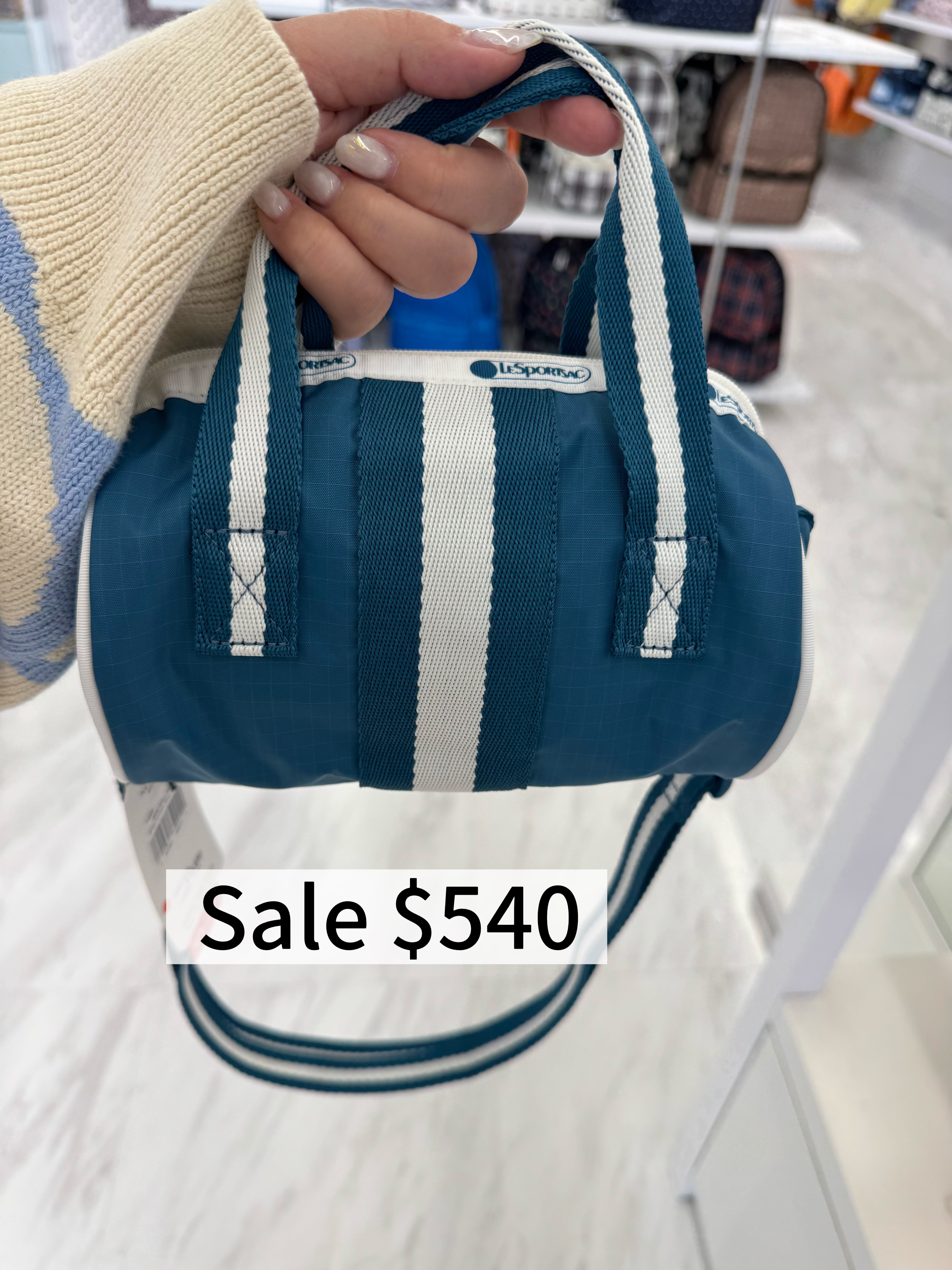 11月日本Outlet現場 Lesportsac 藍色波士頓小手袋