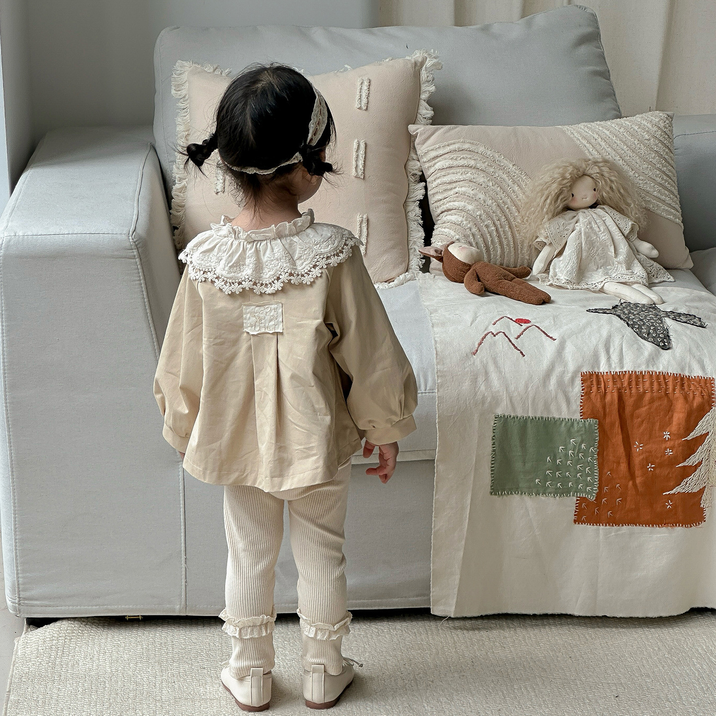 蕾絲領傘擺風衣+蕾絲圈圈內搭褲兩件套(73-100)