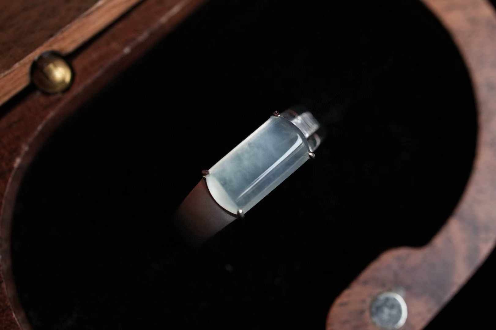 102484 翡翠冰種馬鞍戒