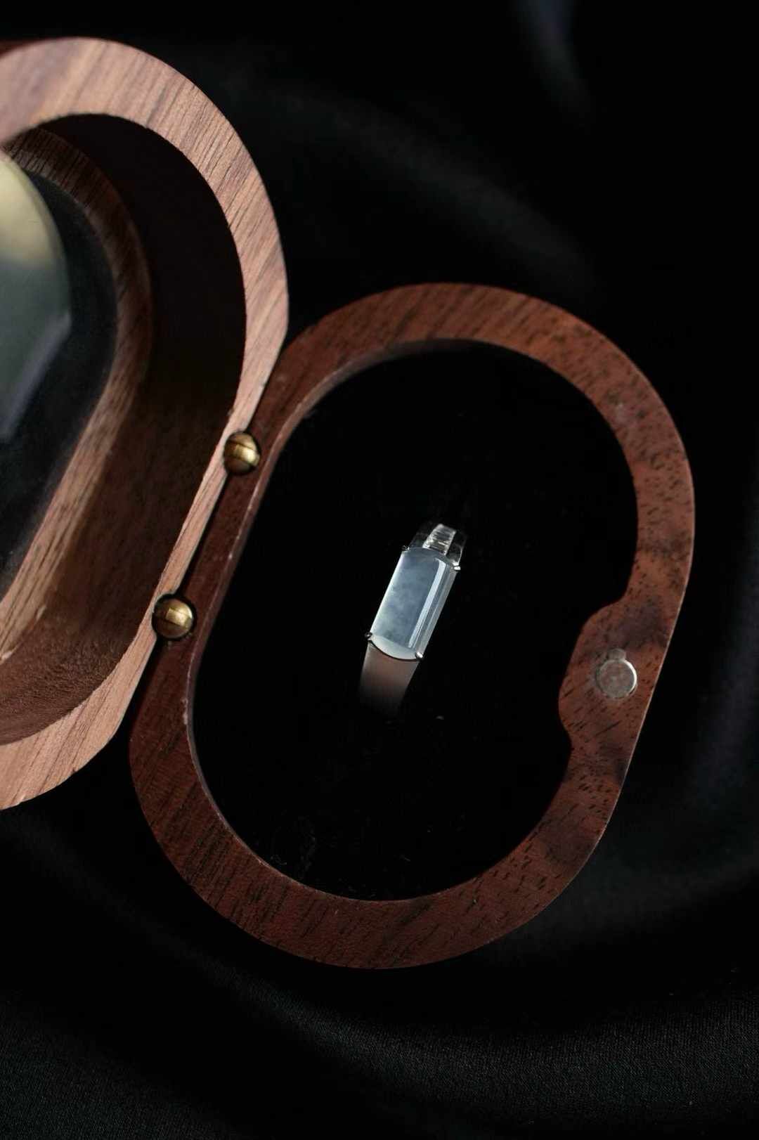 102484 翡翠冰種馬鞍戒