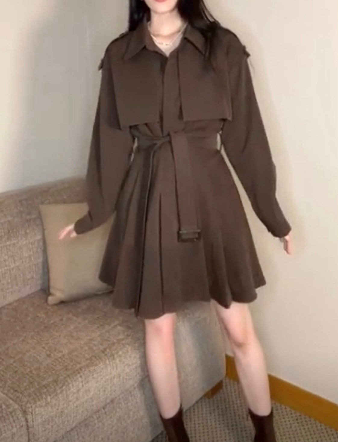 長袖翻領雙領片腰帶短洋