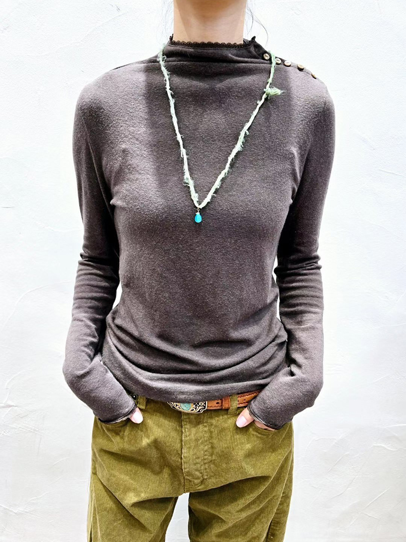 低調中帶點叛逆與時髦氣息的內搭