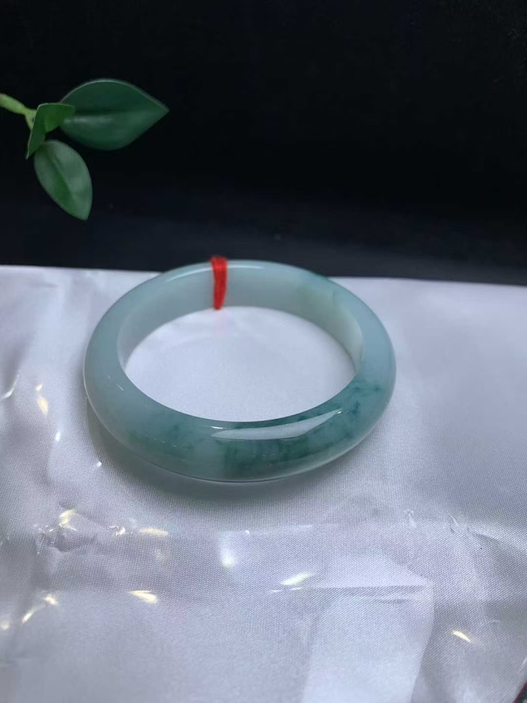 1024333 56mm飄花翡翠正圈手鐲 (54-56)