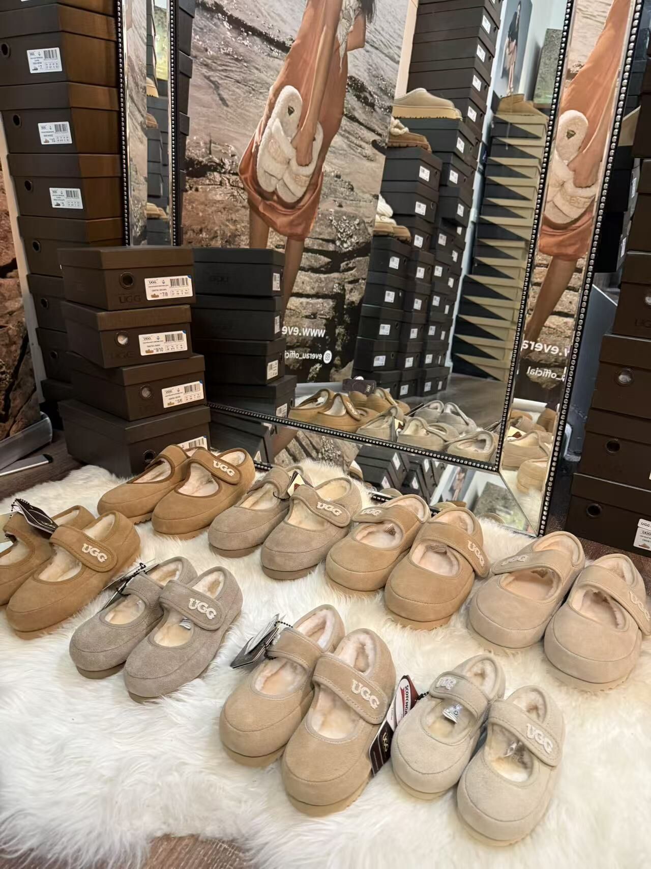 UGG Logo Maryjane 小童款