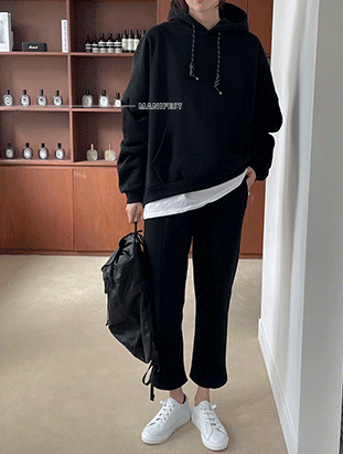 ᴴᴼᵀ ▸▸店長推薦◃◃ 秋冬新款/簡約黑後釦大口袋連帽套裝 MANIFEST正韓🇰🇷