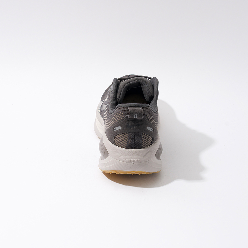 Nike Vomero 18 男鞋 棕色 緩震 厚底 運動 跑鞋 休閒 透氣 慢跑鞋 HM6803-215