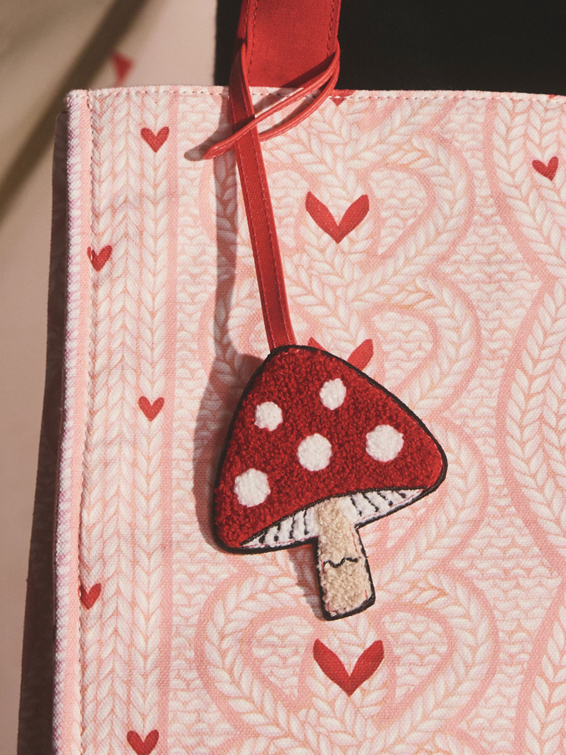 Mushrooms 隨身鏡吊飾