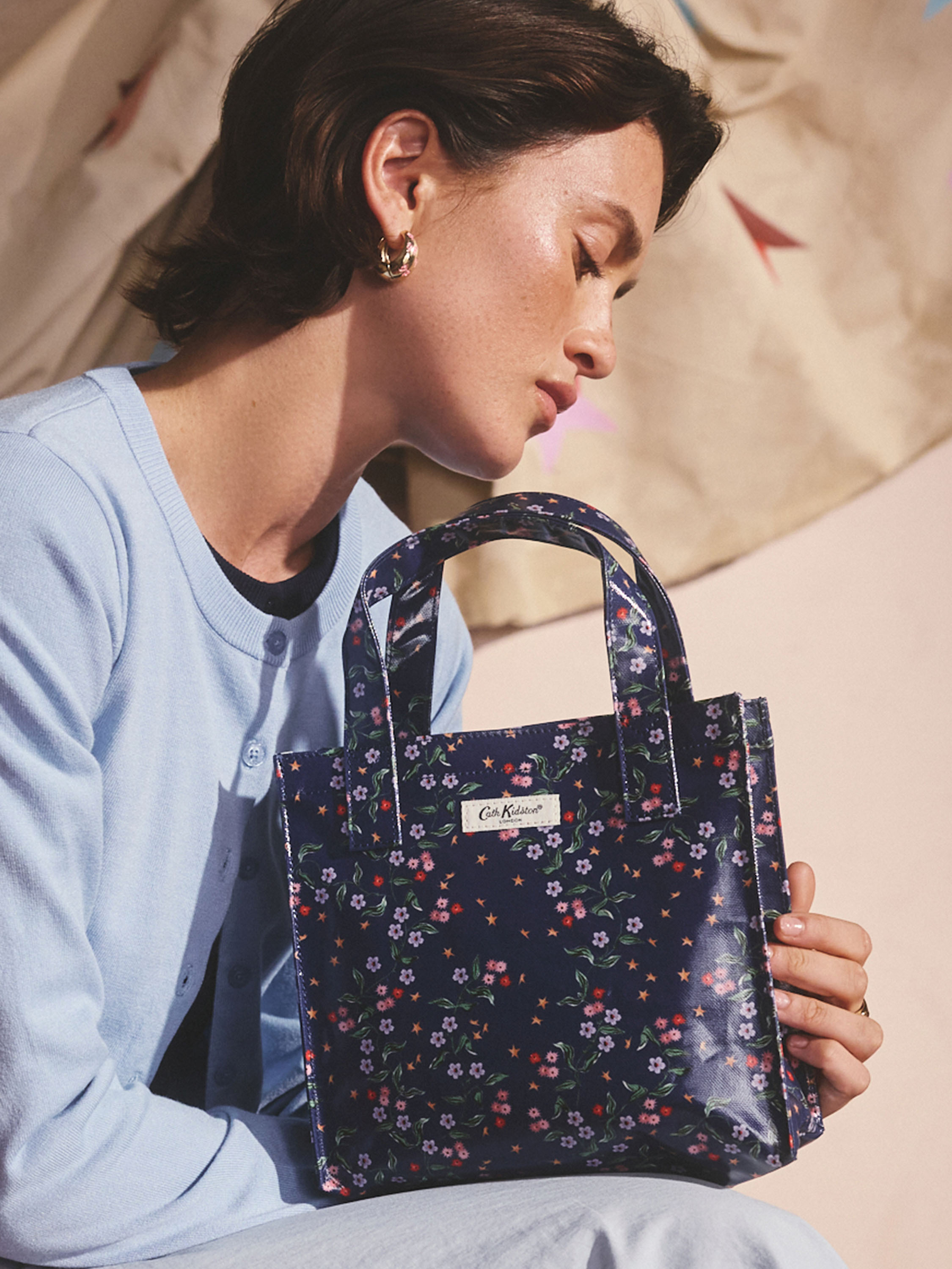 Trailing Star Sprigs 防潑水萬用小手提袋