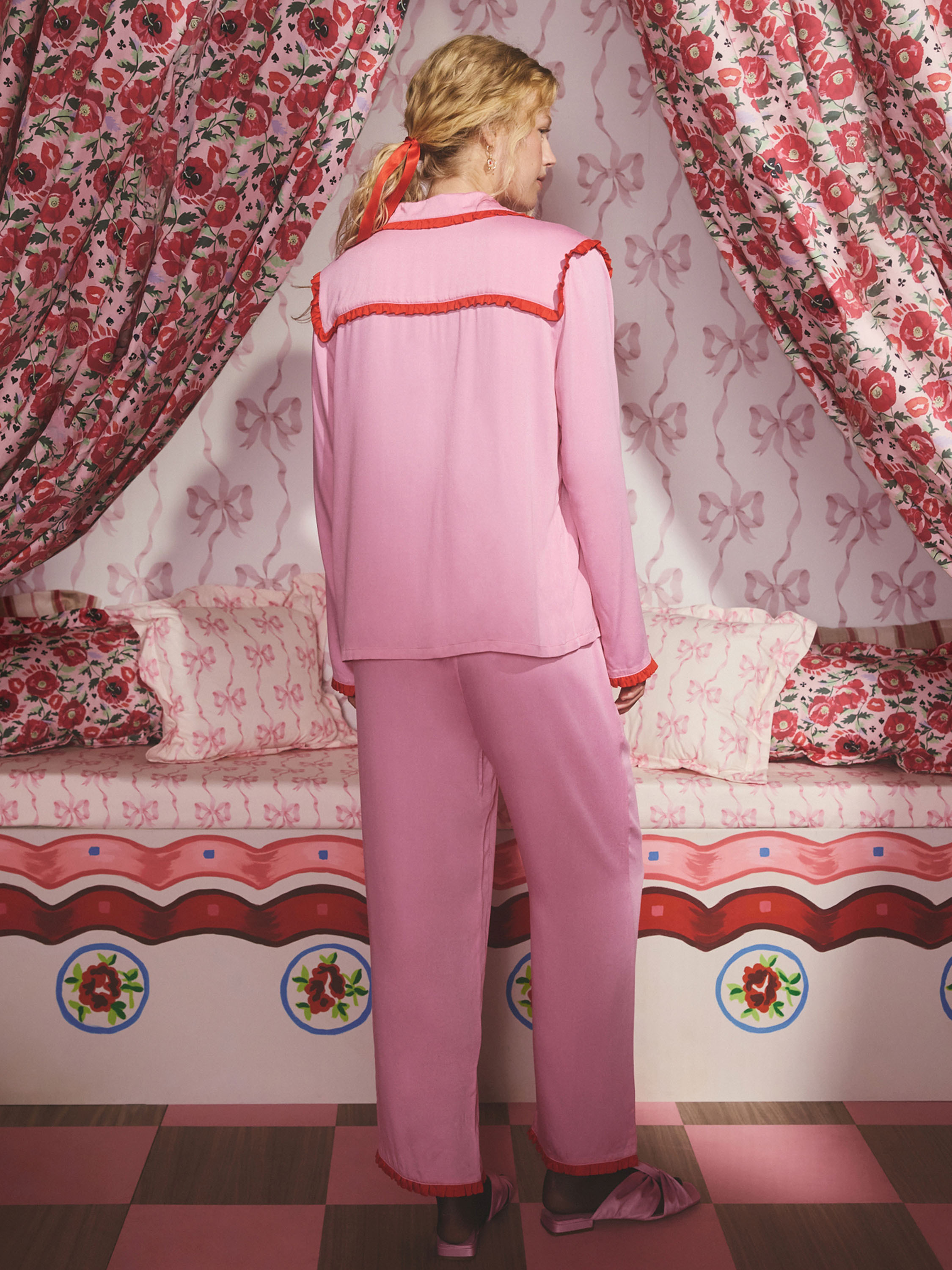 Plain 粉色緞面排釦睡衣套裝