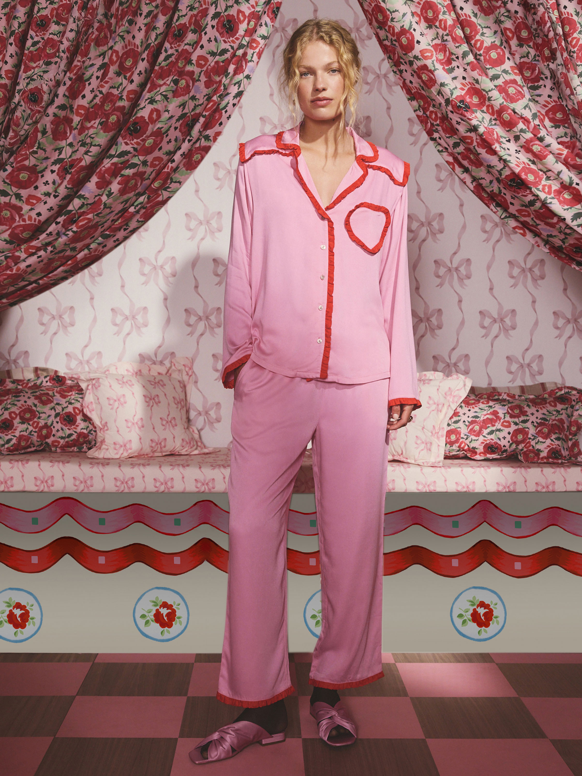 Plain 粉色緞面排釦睡衣套裝