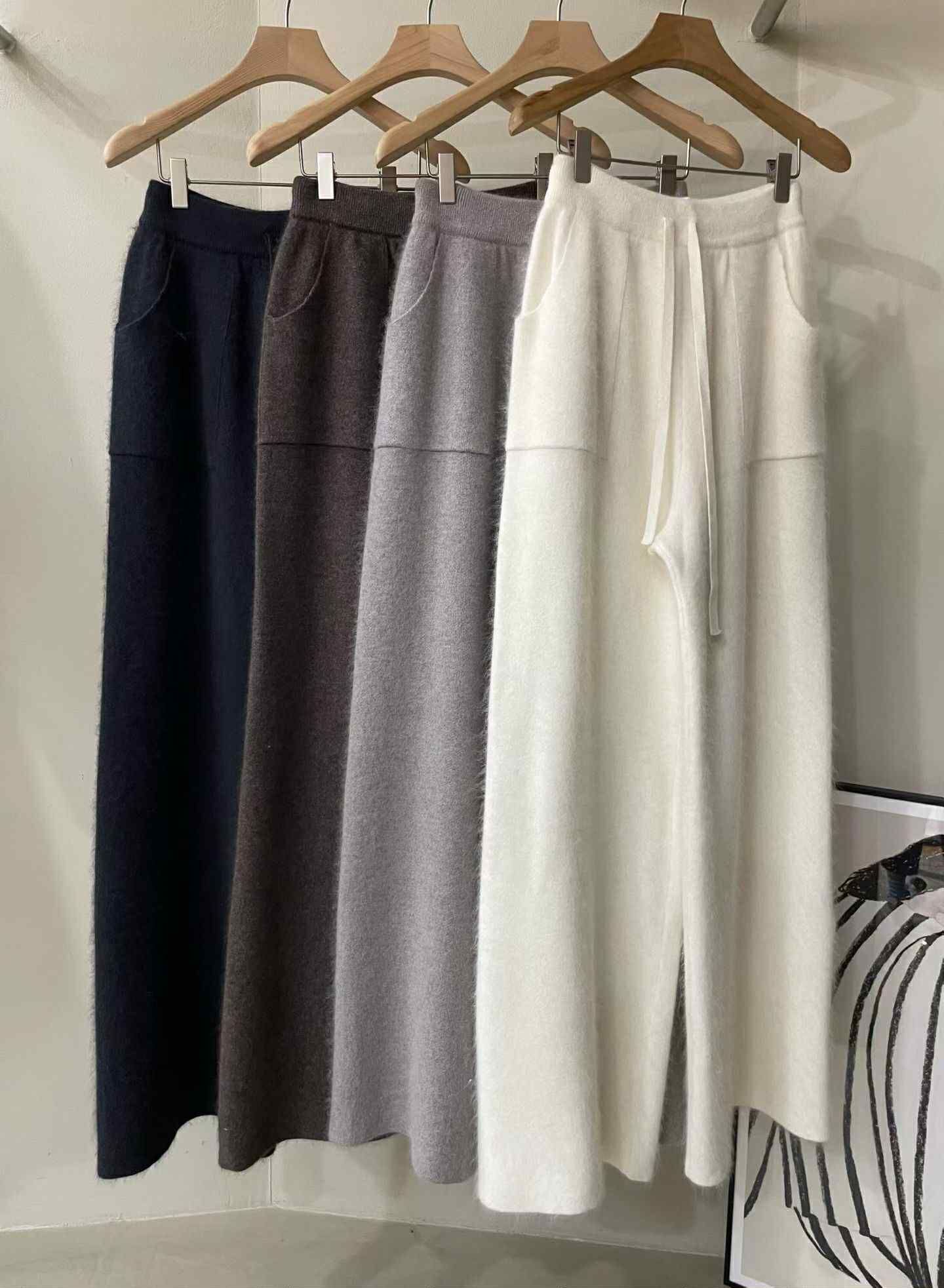 QC13 超精緻浣熊毛人造絲直筒長褲