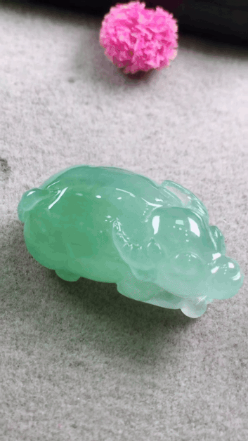 102439 翡翠牛氣衝天