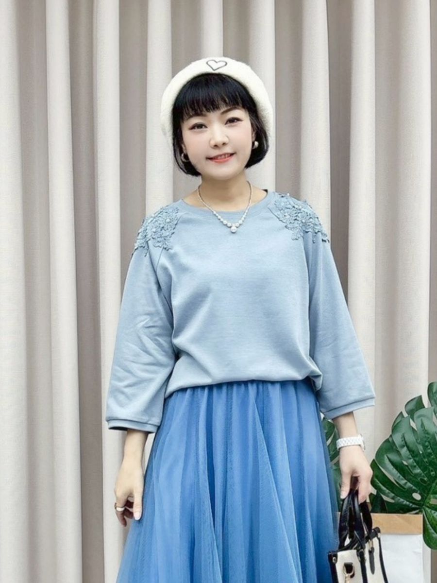 蕾絲花片七分袖上衣