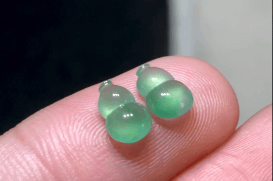 1024241 翡翠葫蘆一對