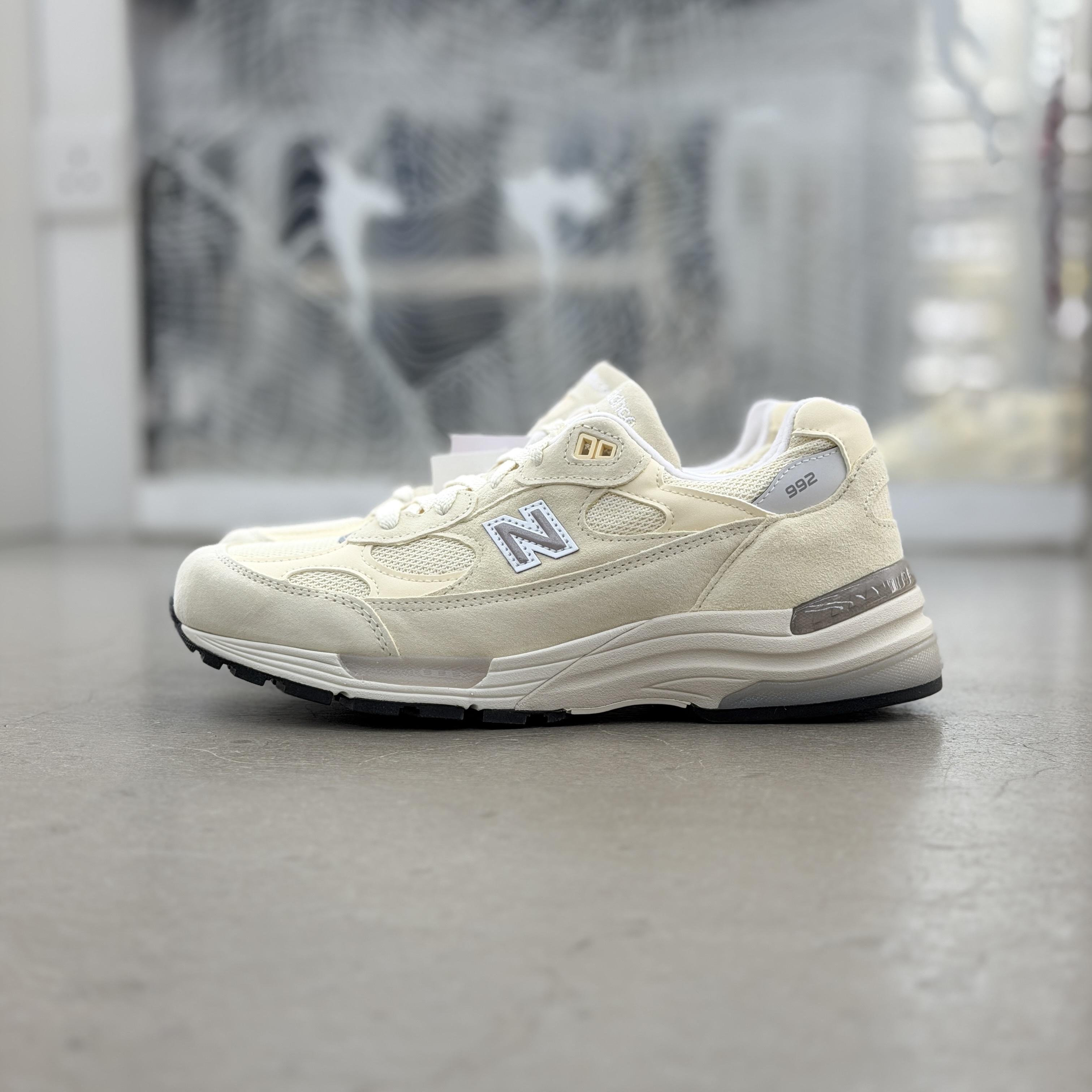New Balance U992MC