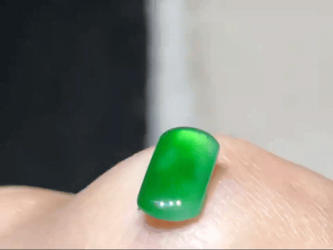 1024244 翡翠馬鞍