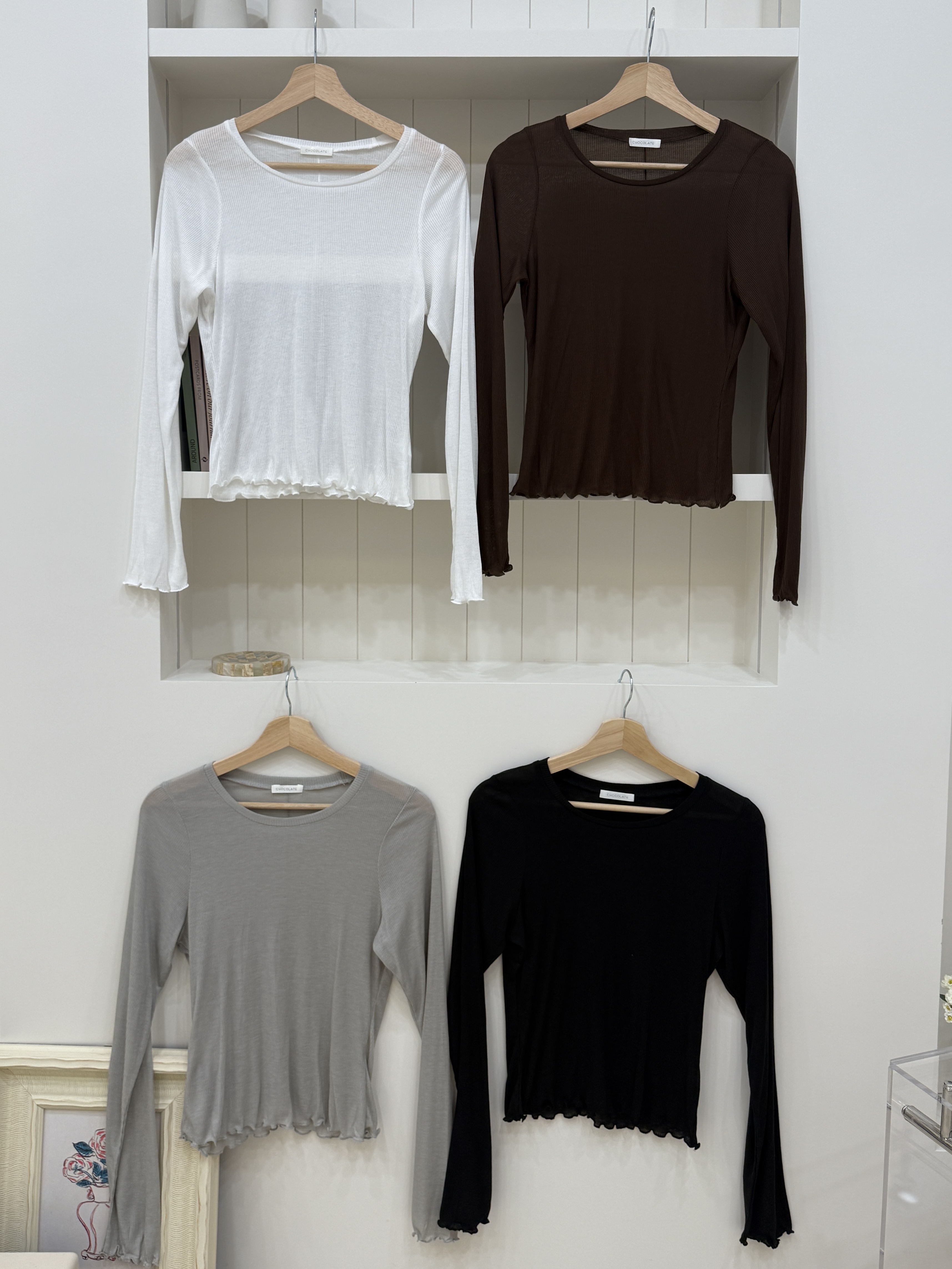 後車線木耳邊上衣*4色