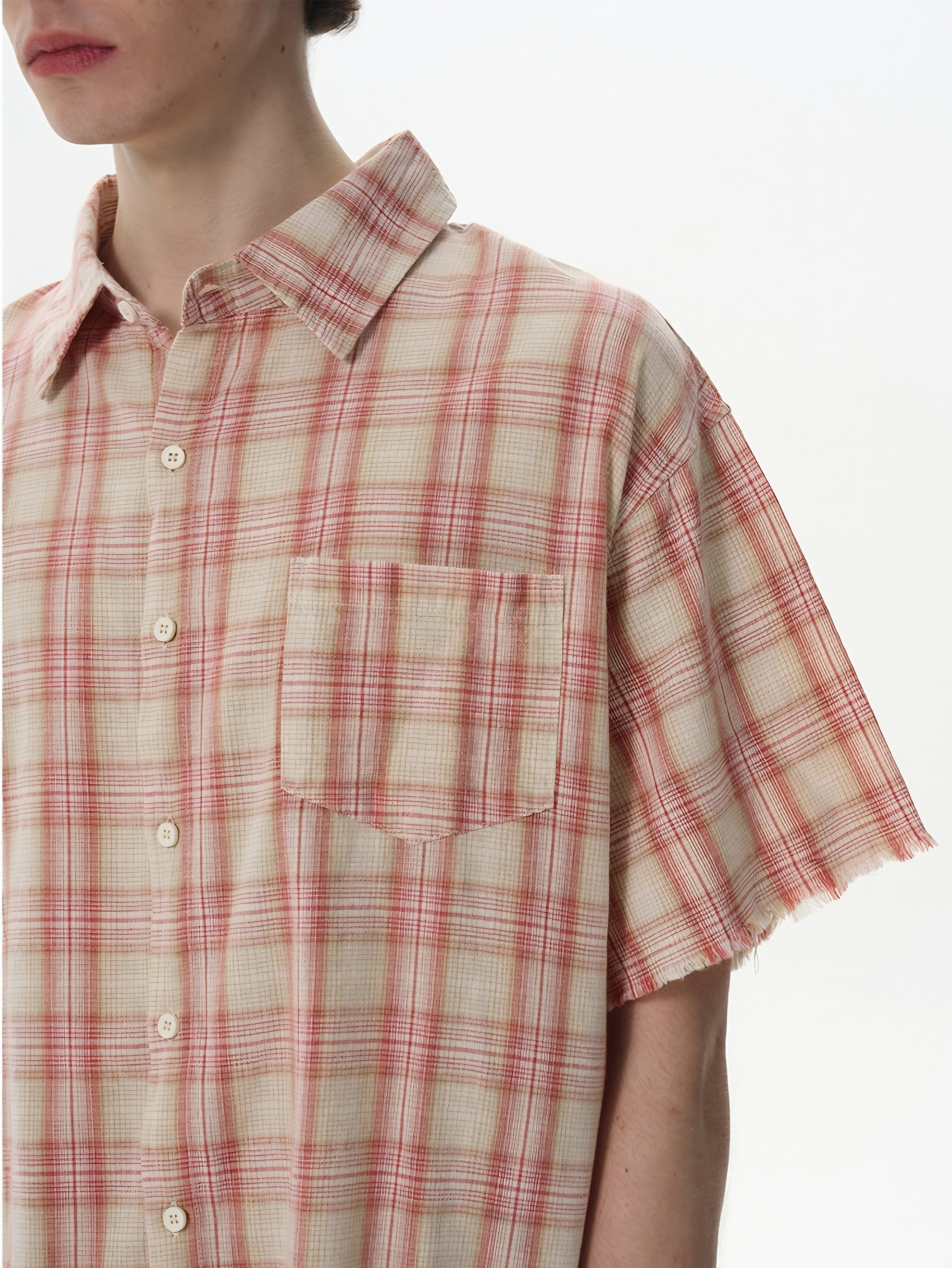 062. Pattern Short-Sleeve Plaid Shirt