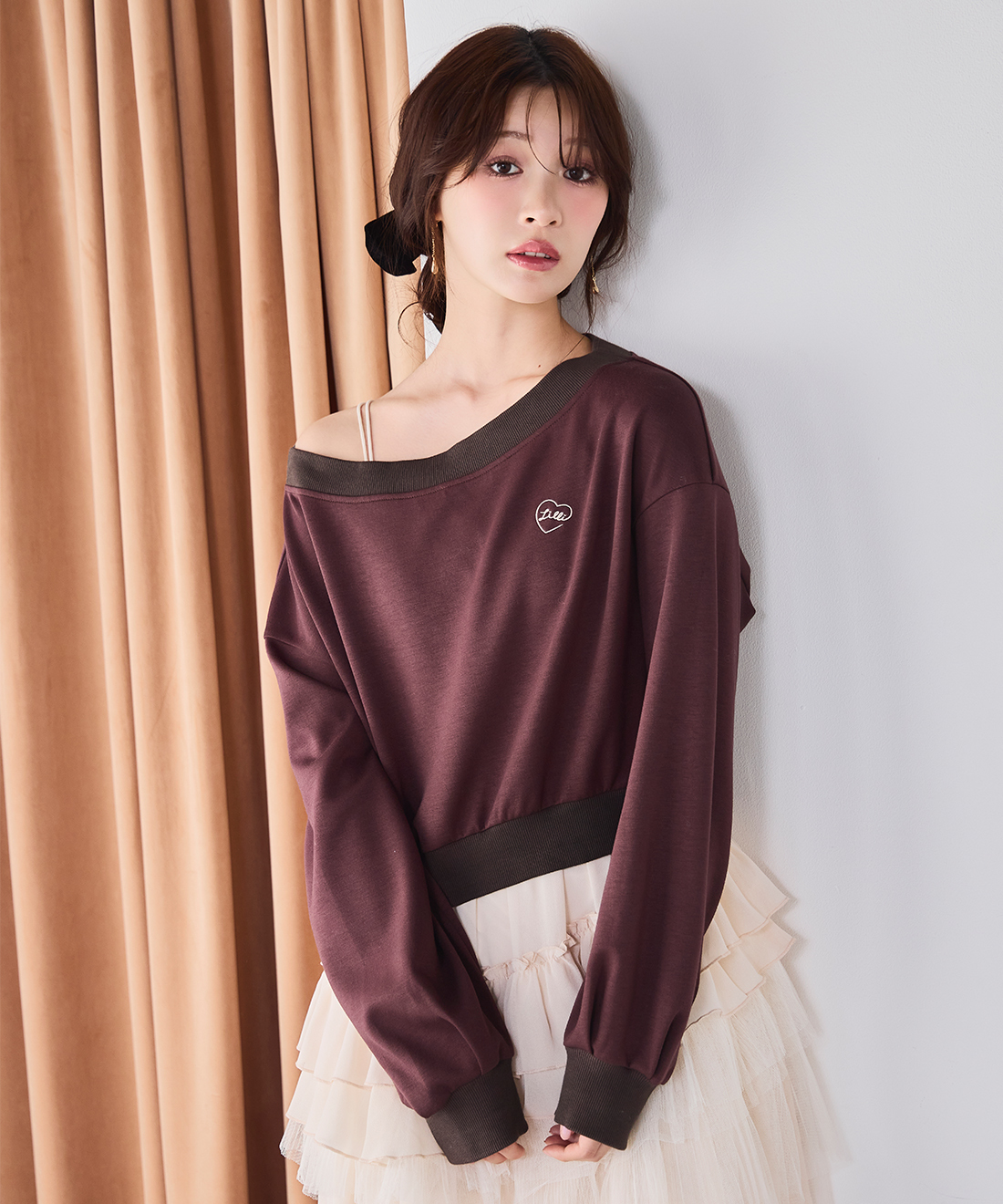 [預購] 折扣 LILLIAN CARAT 立體剪裁露肩上衣