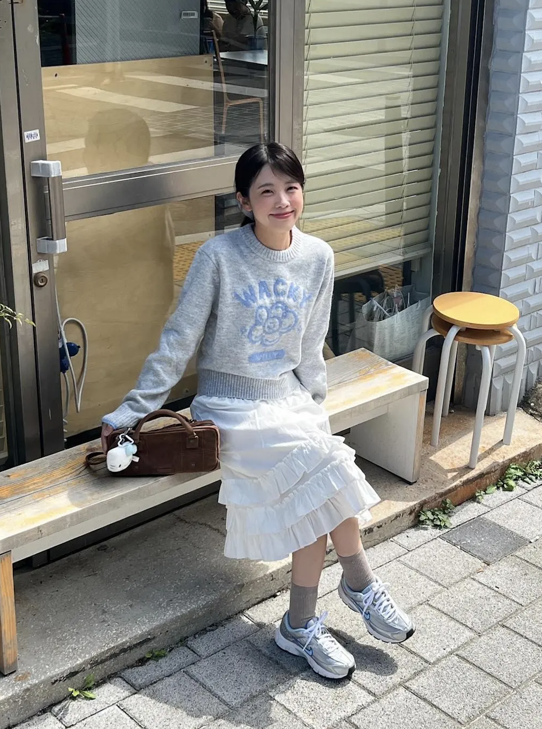 WACKY WILLY Women's Big Lily Graphic Pullover