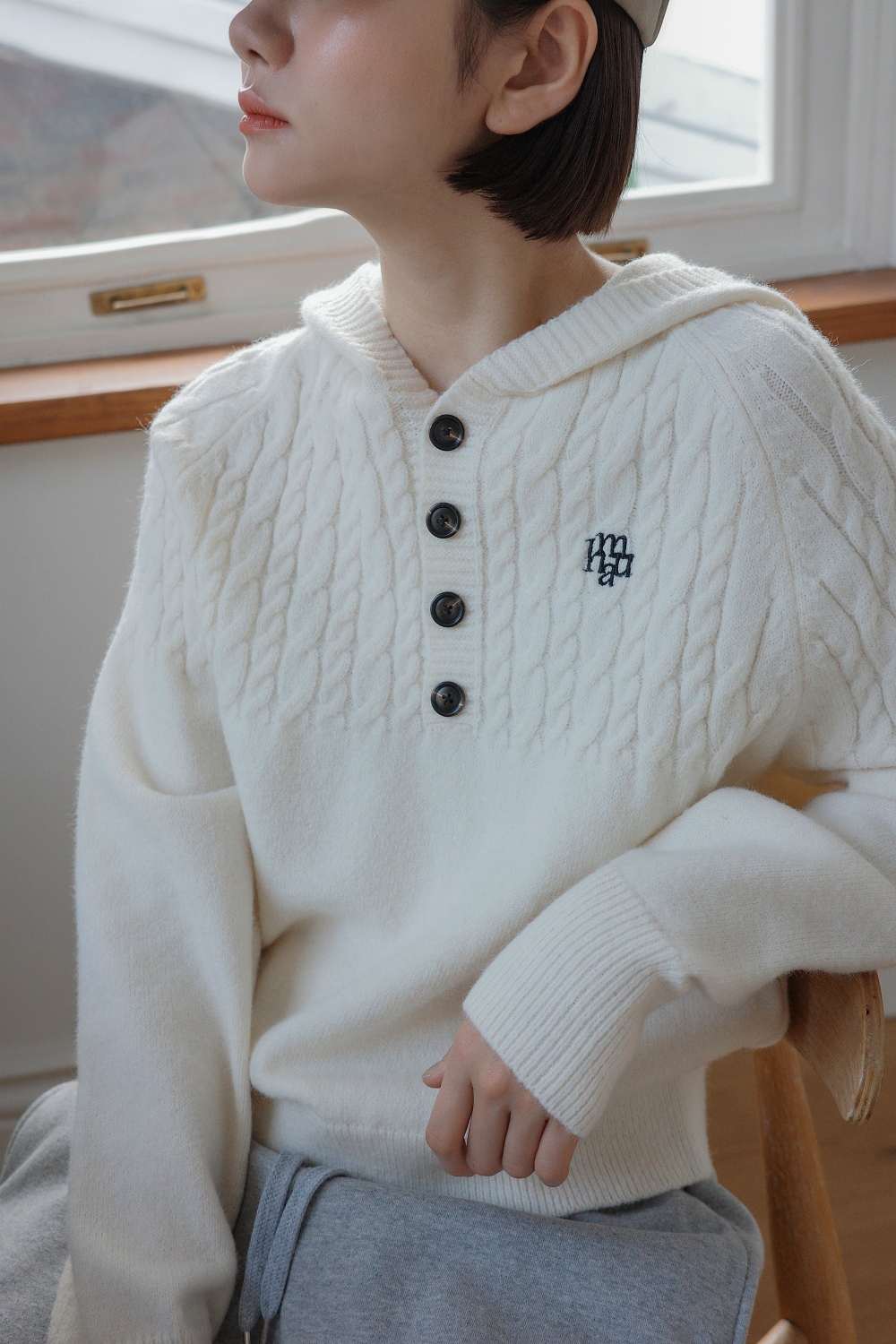 韓國品牌 MUAH MUAH| CABLE HALF OPEN HOOD KNIT (4 Colours)