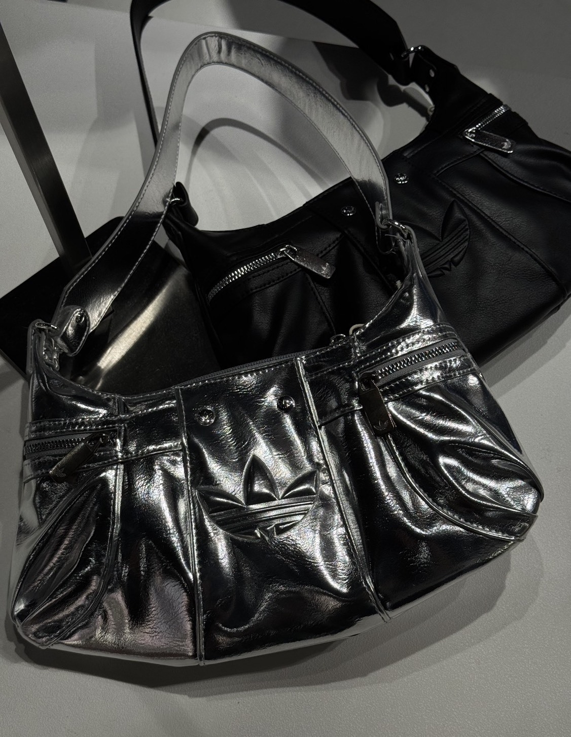 ADIDAS ORIGINALS Y2K 科技感 肩背包 兩色