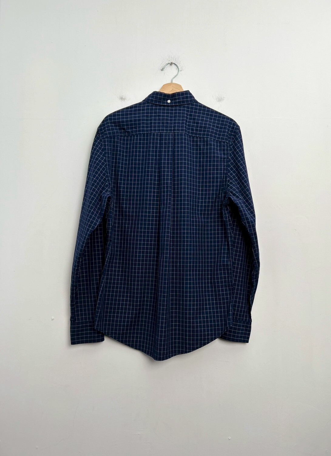 Tommy Hilfiger mens Button Down Shirt SIZE M