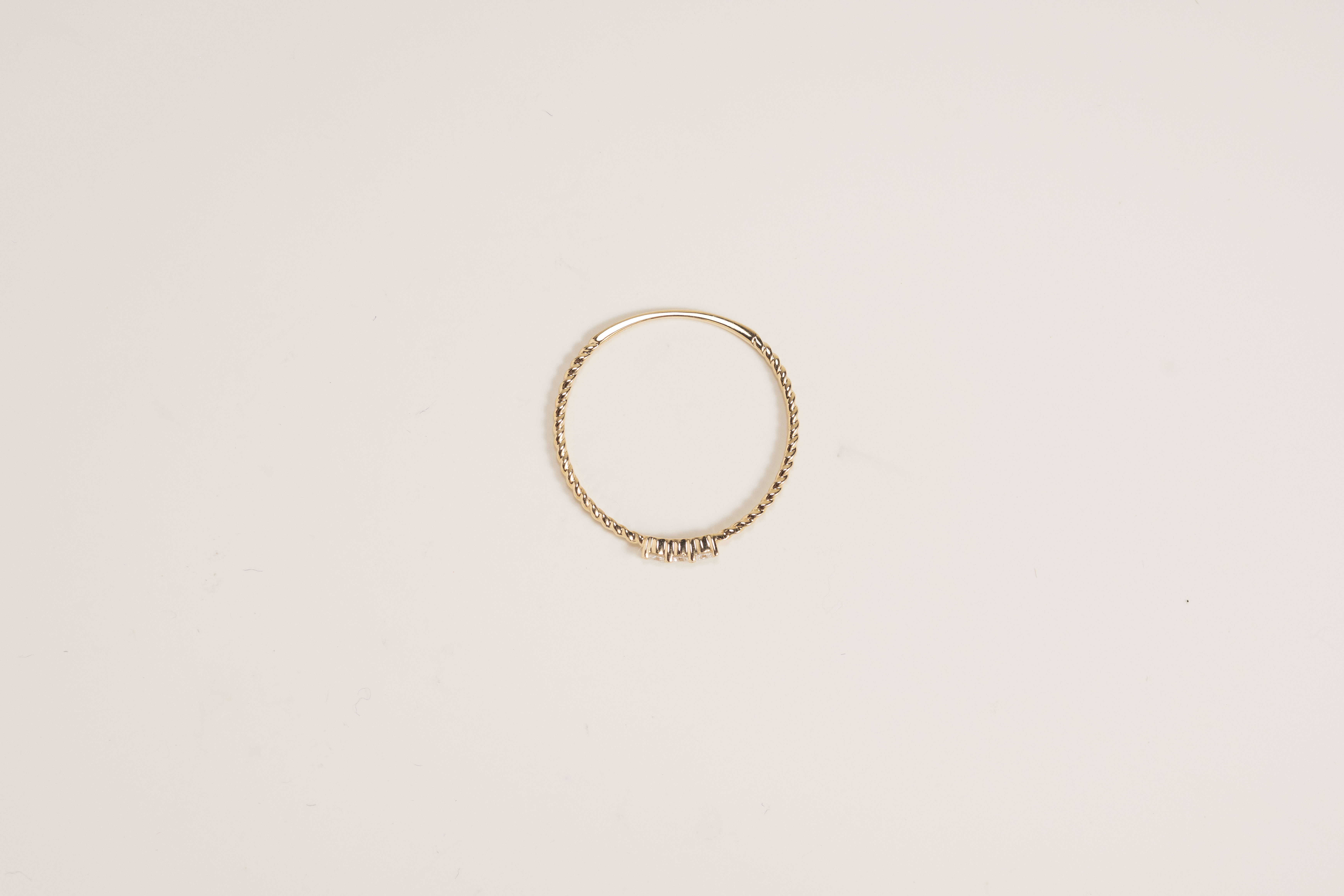 18K Twist Diamond Ring