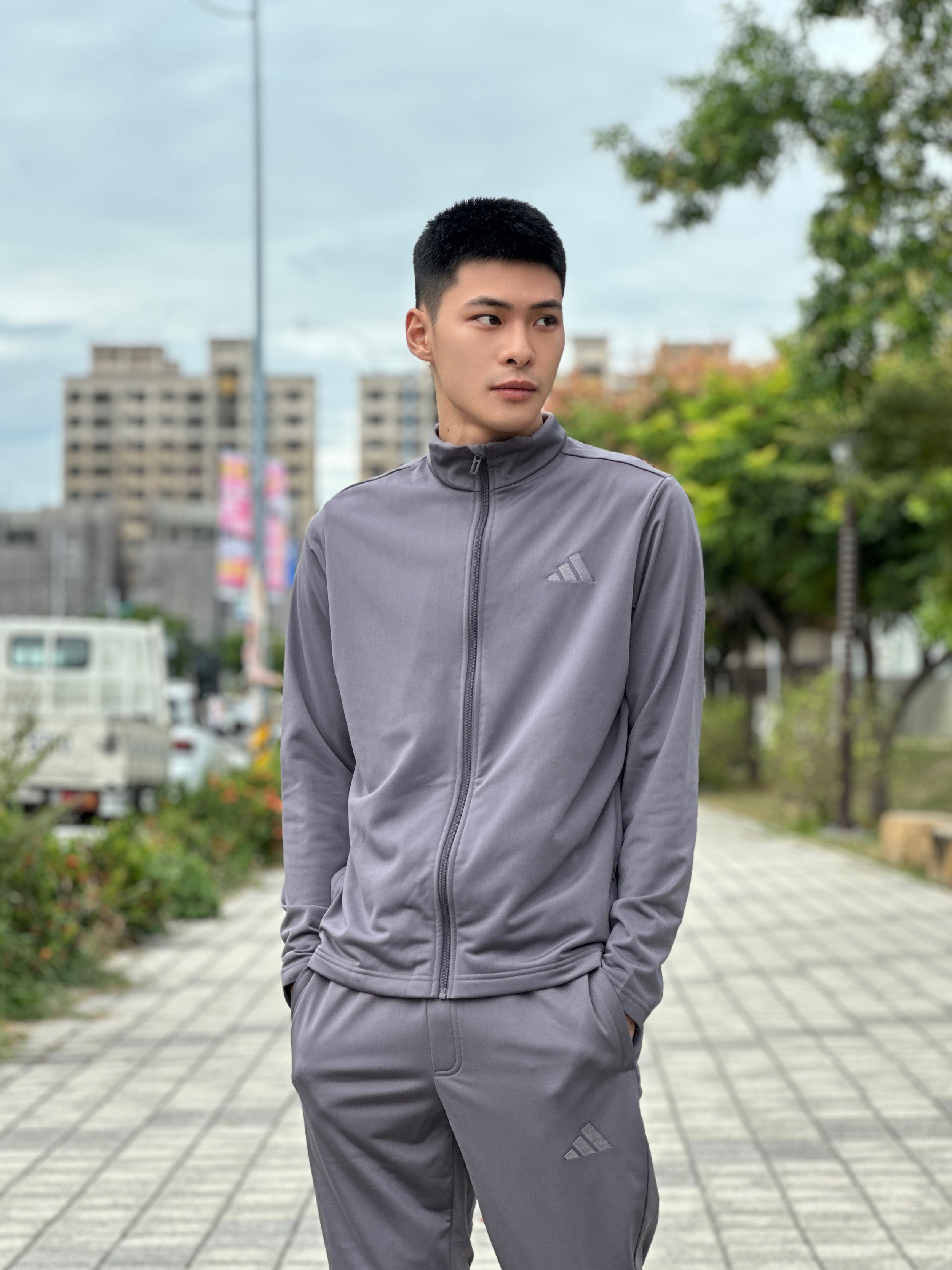 Adidas 愛迪達 電繡三線標 素面 運動外套 立領外套