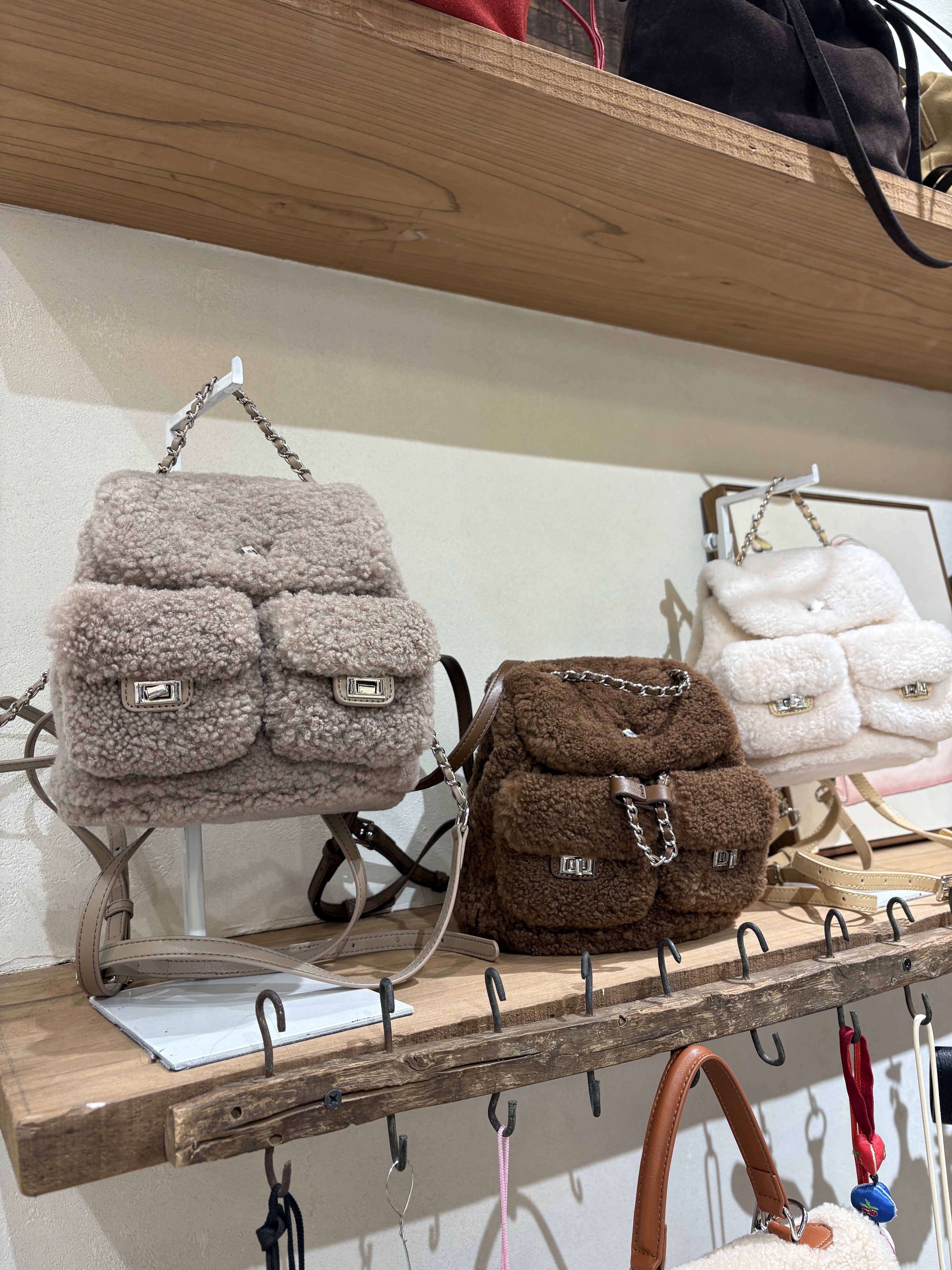 鍊條毛毛後背包