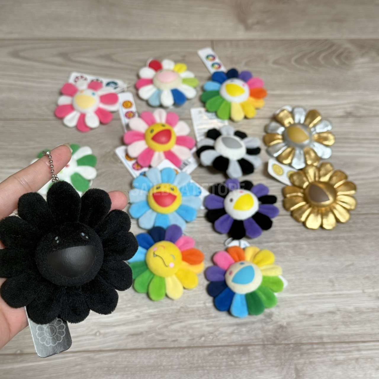 #預購 🇯🇵日本 Takashi Murakami 村上隆 KaiKai KiKi 經典小花吊飾 別針 掛繩