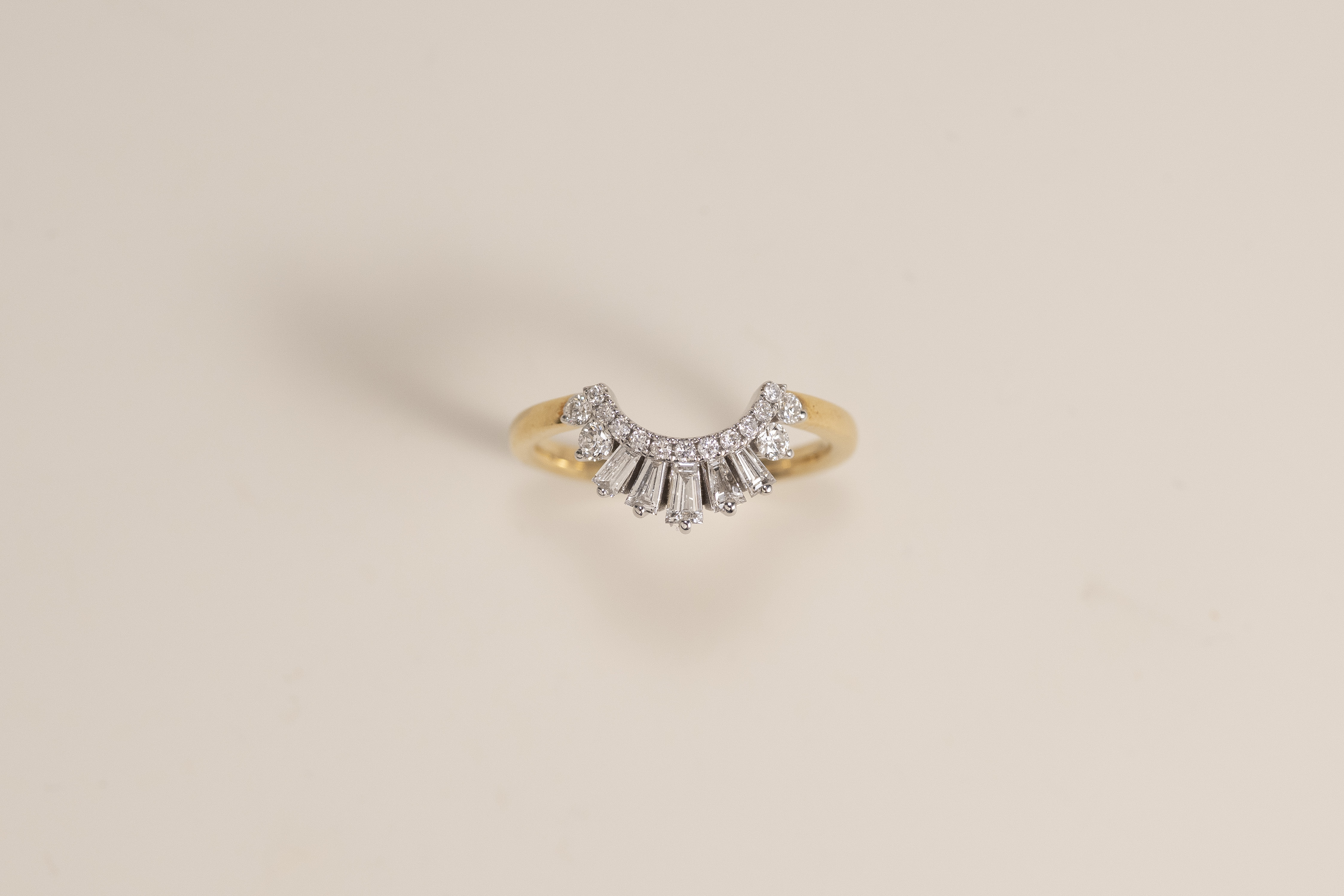 18K Tapper Diamond Ring