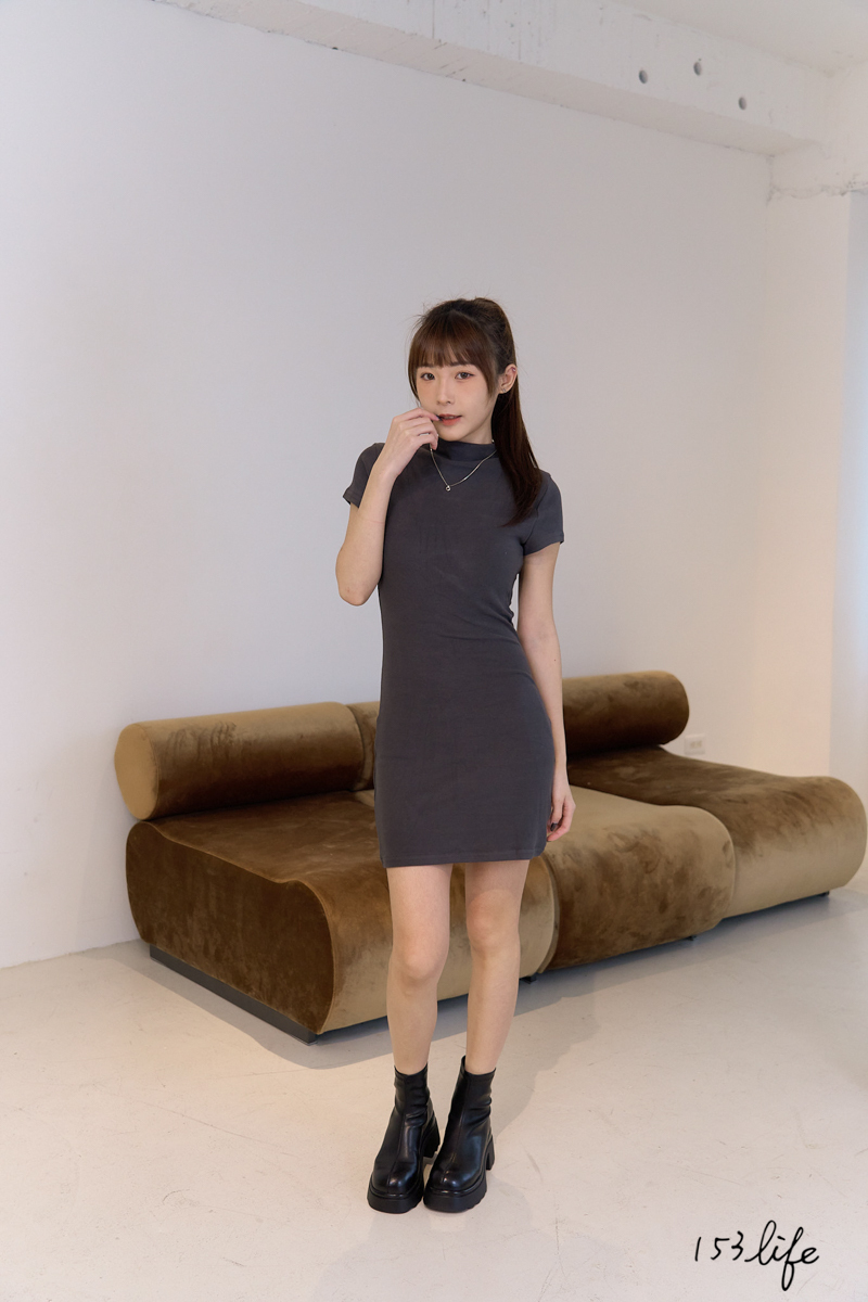 |現貨|甜辣立領絨面包臀帶bra短洋裝(3色)