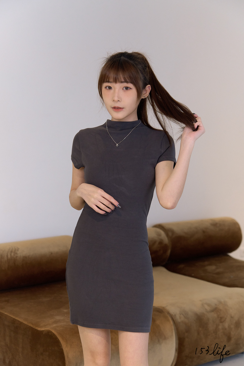 |現貨|甜辣立領絨面包臀帶bra短洋裝(3色)