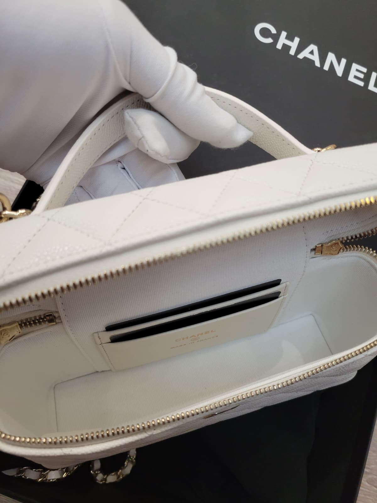 CHANEL AP4385 CAVIAR WHITE 19CM 純白