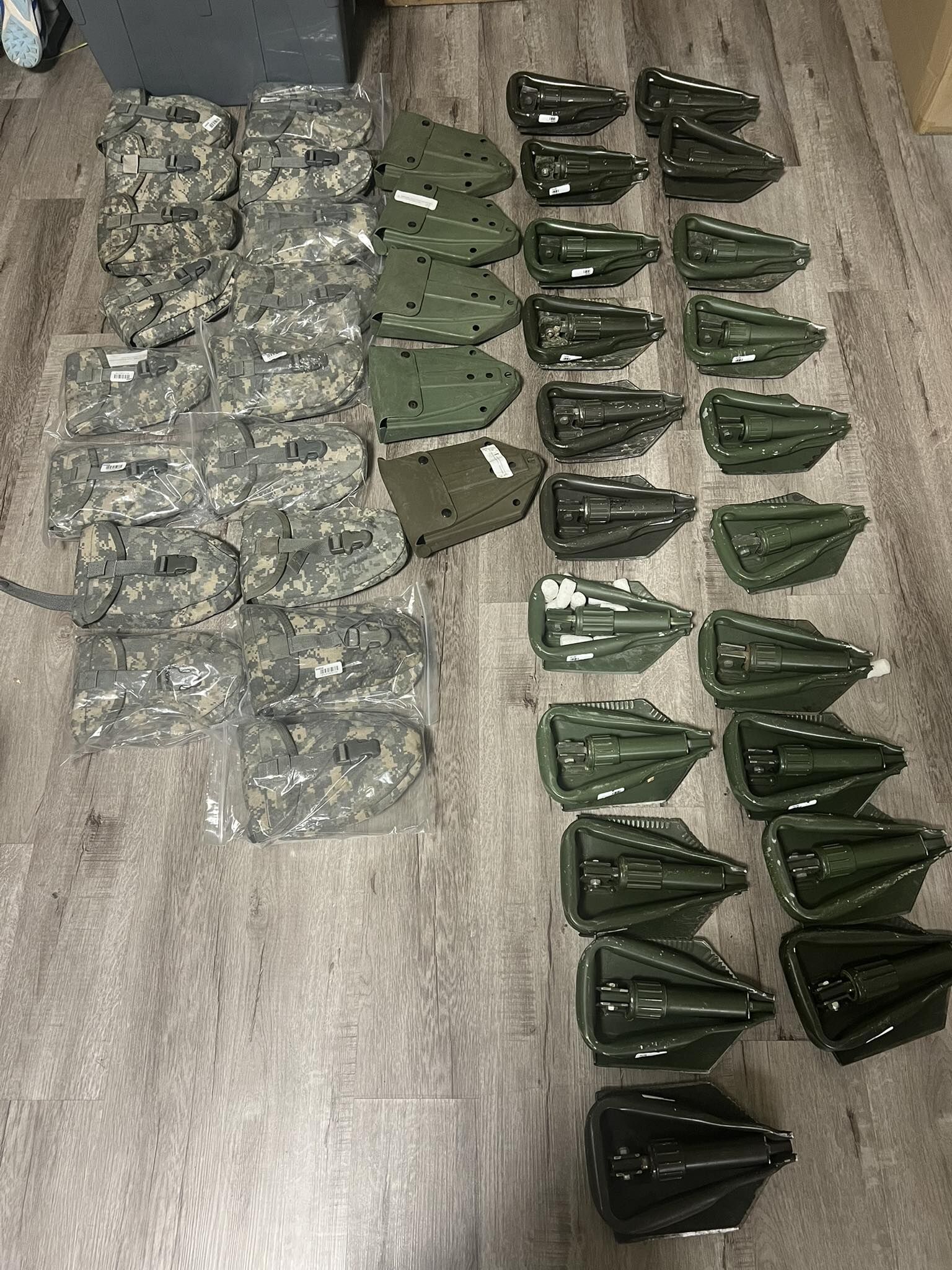 German Military Trifold Shovel 德國軍用三折疊鏟 Used